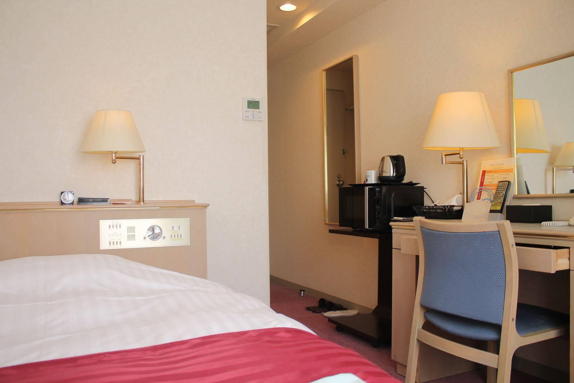 Hotel Livemax Budget Kagoshima Exterior photo